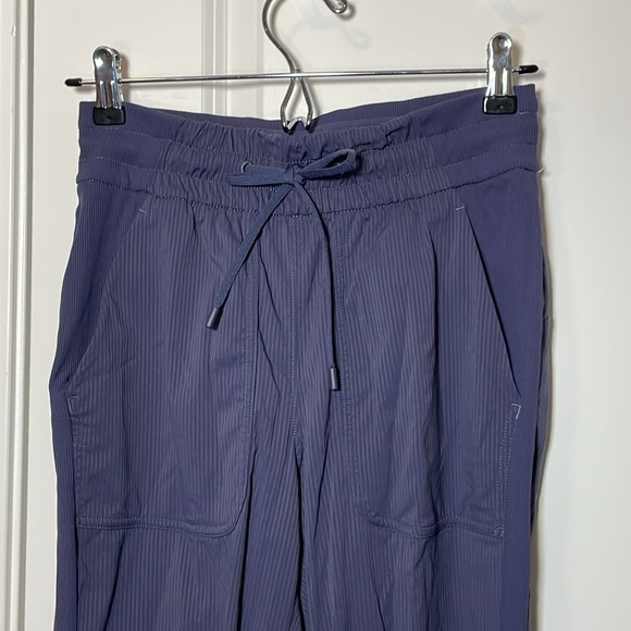 Lululemon Beyond the Studio Jogger
Cadet Blue 4 - Picture 5 of 9